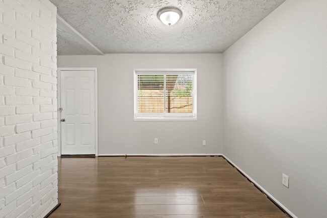 Building Photo - 24030 Silversmith Ln