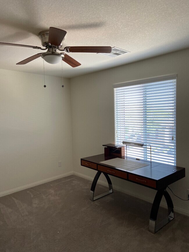 Upstairs bedroom 2 - 2416 Splendid Manor Ct