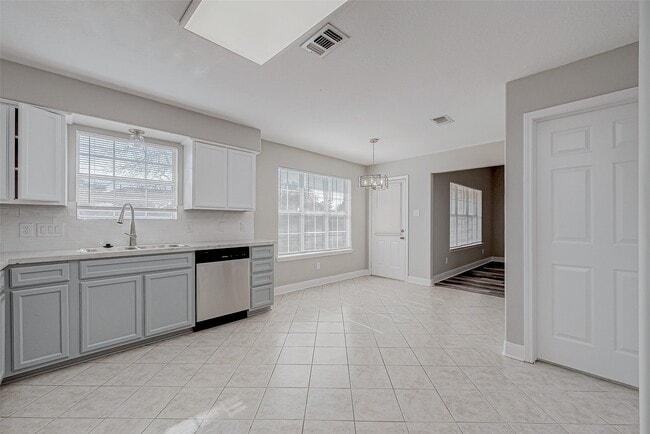 Building Photo - 8714 Garrett St