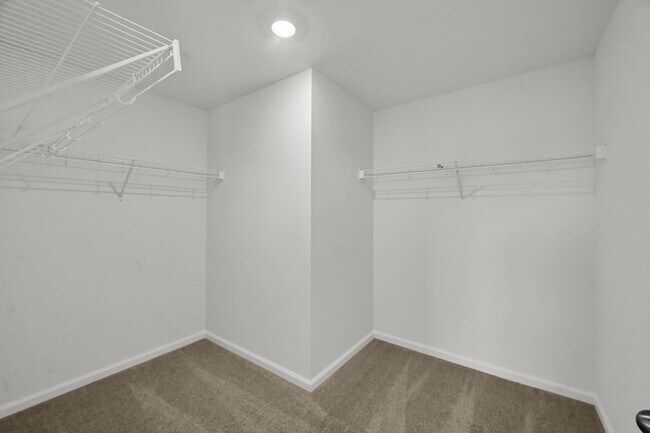 Building Photo - 575 Salisbury Cir