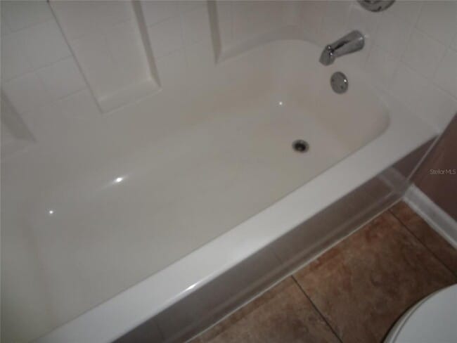 Building Photo - 6 Buffalo Grove Dr