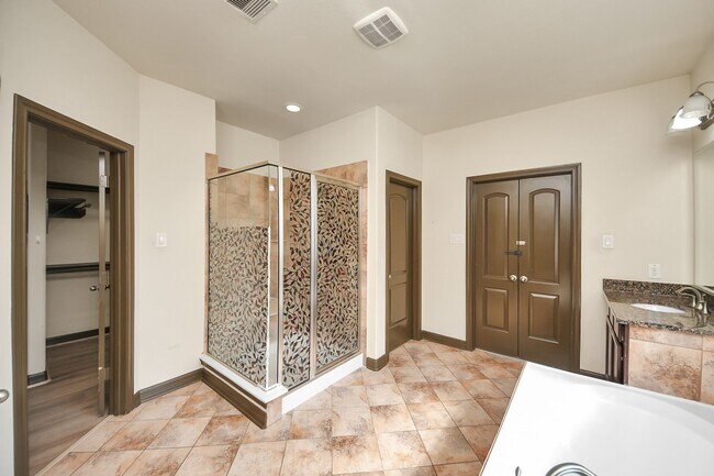 Building Photo - 26407 Wooded Hollow Ln