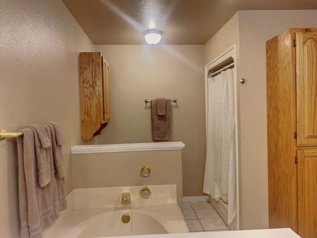 Building Photo - RENTAL Fully Furnished 4 bedroom home