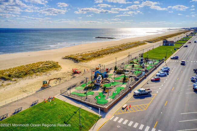 Building Photo - 1211 Ocean Ave N