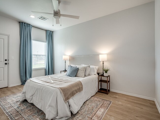 Building Photo - Glenhaven Townhomes