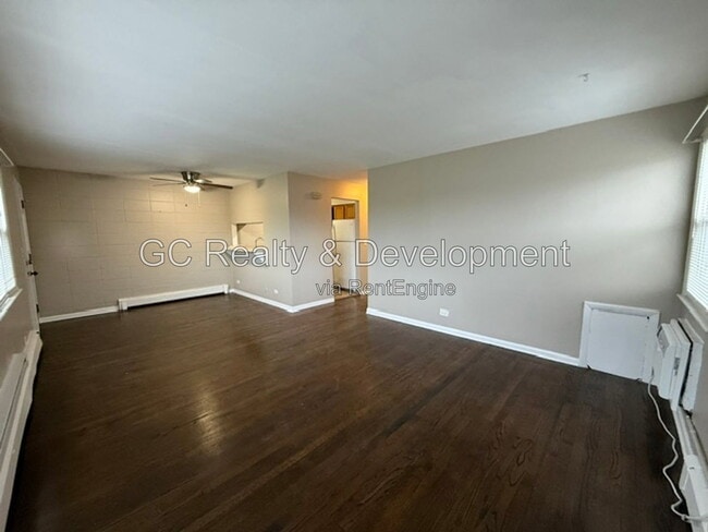 Building Photo - 233 Uteg St