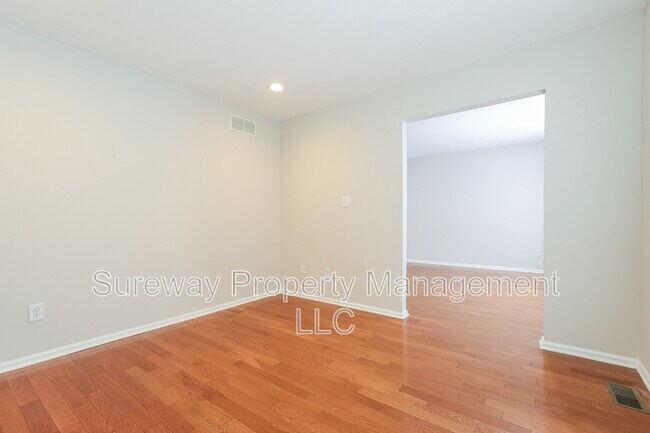 Building Photo - 18 Leighton Dr