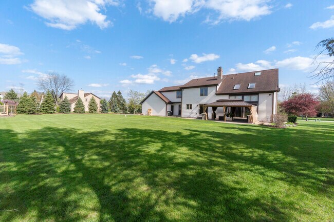 Building Photo - 2208 Crystal Cir