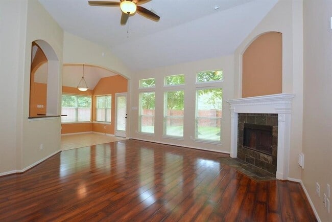 Building Photo - 1523 Stone Canyon Dr
