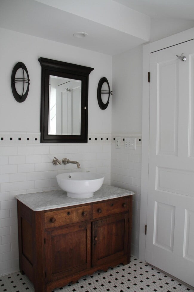 Building Photo - 310 2nd St