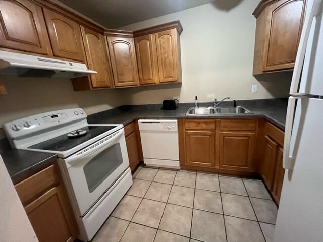 Building Photo - 208-216 Monarch Dr