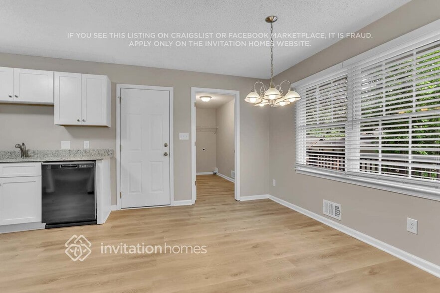 Building Photo - 4104 Windermere Dr