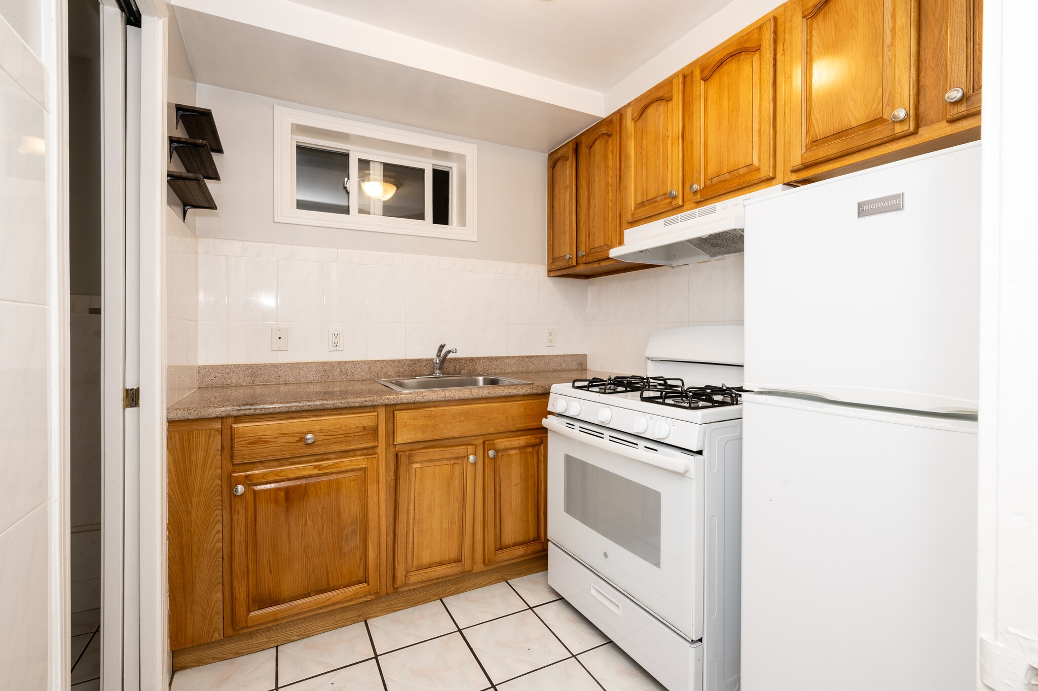 Building Photo - 1737 9th Ave