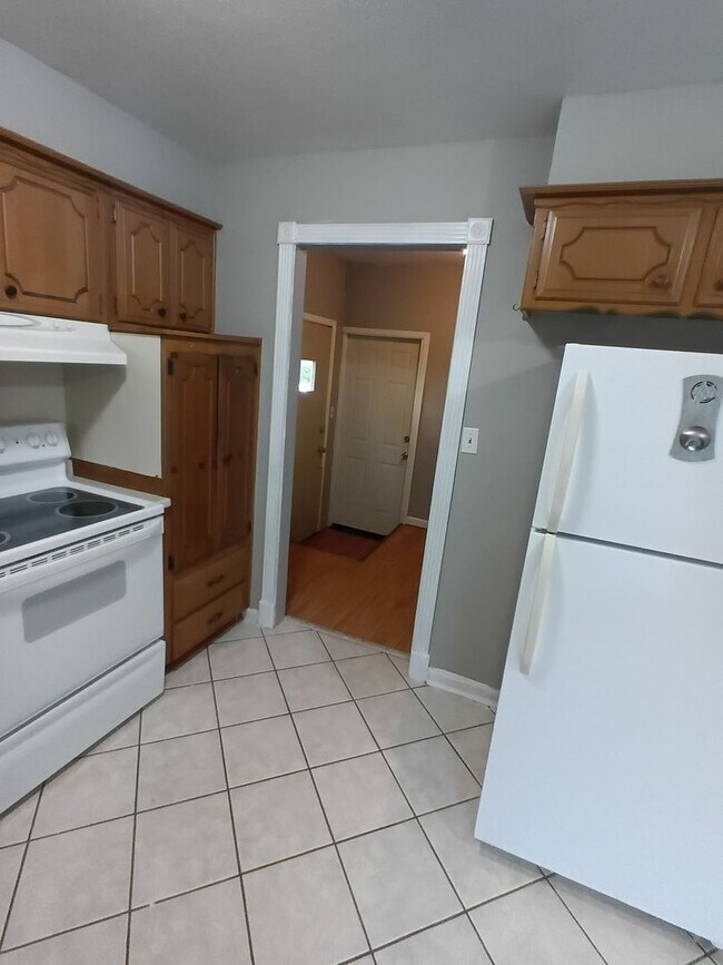 Building Photo - Wonderful Kitchen & New flooring! FIRST FU...