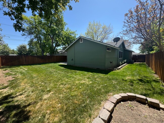 Building Photo - Now leasing in West Boise! This single-lev...