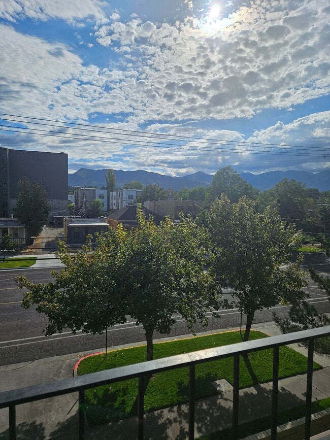 Building Photo - 530 S 400 E