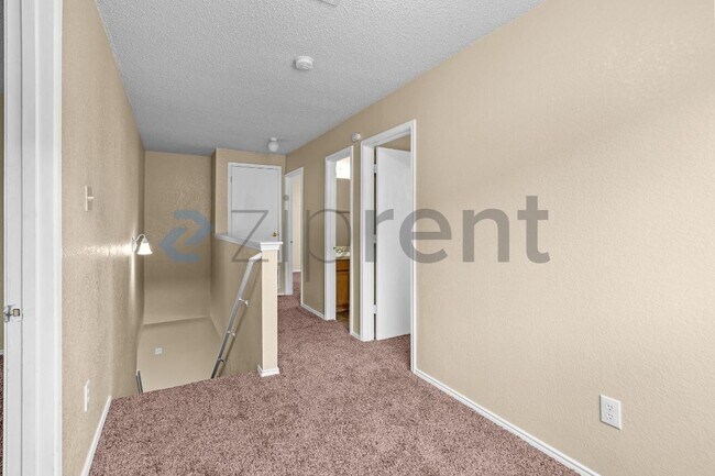 Building Photo - 1836 Vineridge Ln