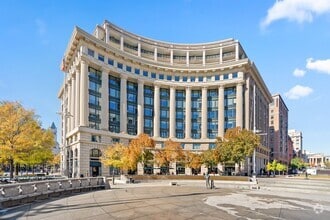 Building Photo - 1 Bed 1 Bath - Penn Quarter Condo - Furnished