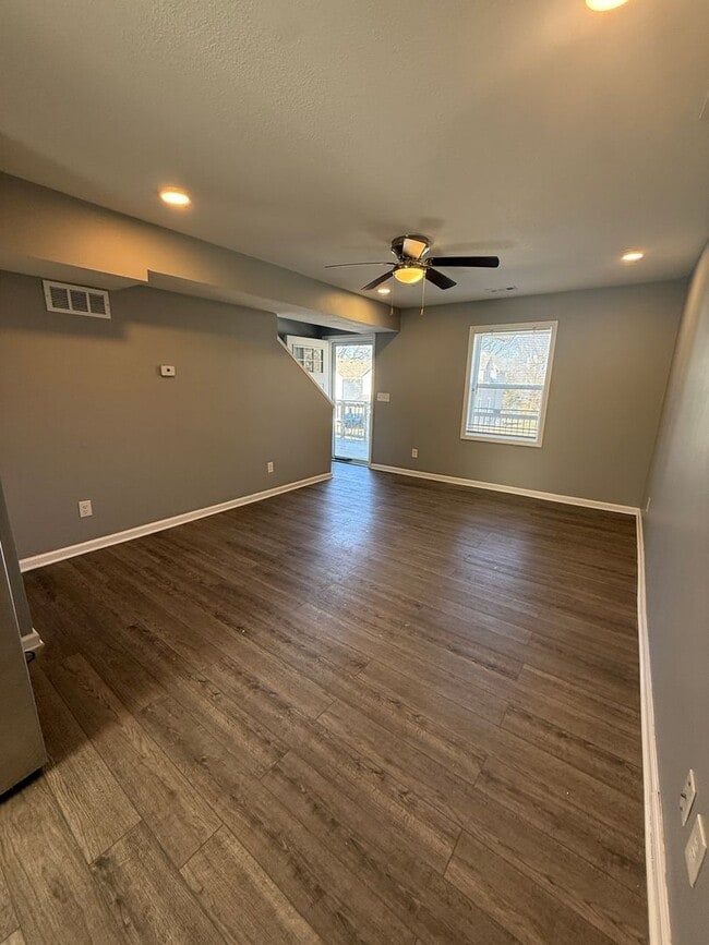 Building Photo - Spacious 2-bedroom, 1-bath home featuring all-electric utilities for efficient living!