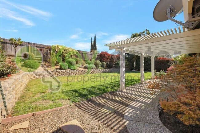 Building Photo - 6359 Edgewood Way