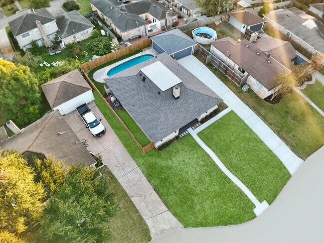 Building Photo - 14007 Overbrook Ln