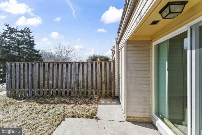 Building Photo - 2108 Monaghan Dr