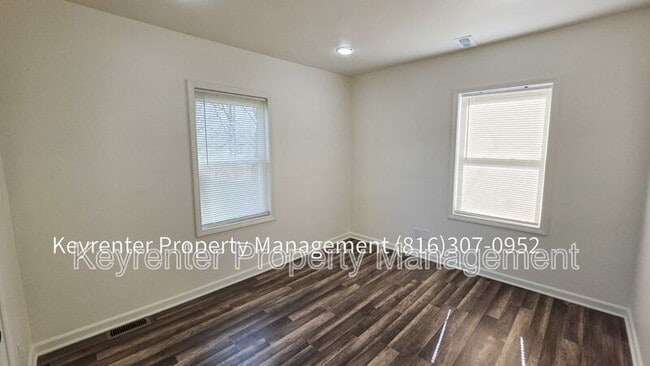 Building Photo - 7013 Bellefontaine Ave