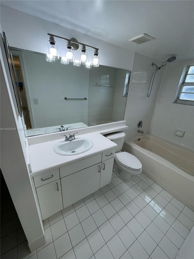 Building Photo - 4840 N State Rd 7