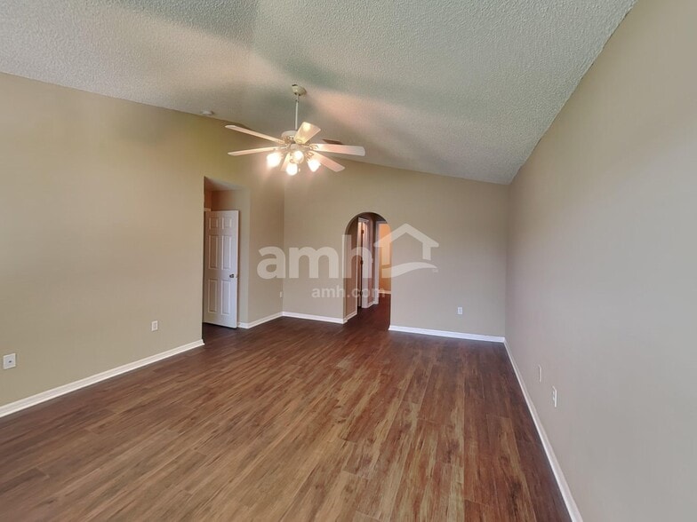 Building Photo - 244 Verzon Ct