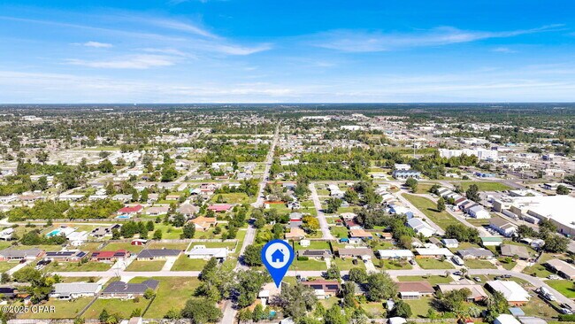 Building Photo - 5204 Park St