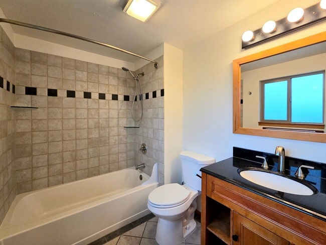 Building Photo - 3 Bed / 2 Bath Rambler – Huge Fenced Yard + 2-Car Garage – Available Now