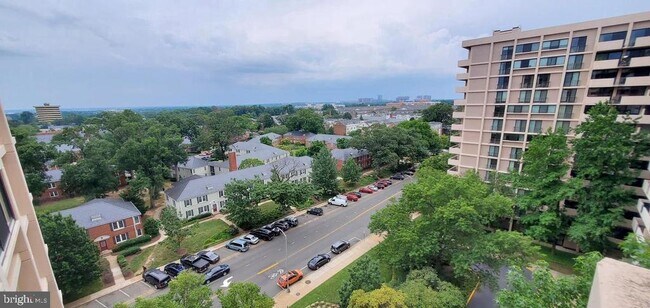 Building Photo - 4141 Henderson Rd