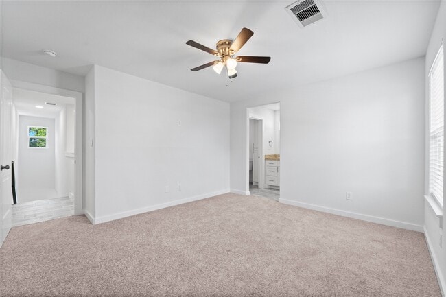 Building Photo - 913 Turner Dr