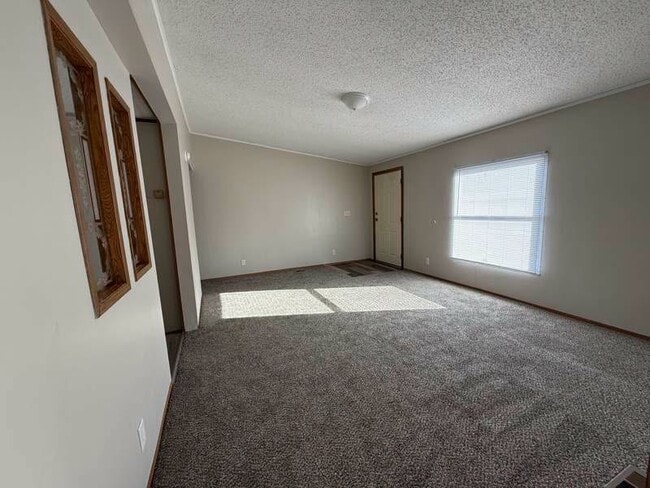 Building Photo - Spacious & Affordable 3BR Home in Belleville - Pet-Friendly, Central AC & Only $900!