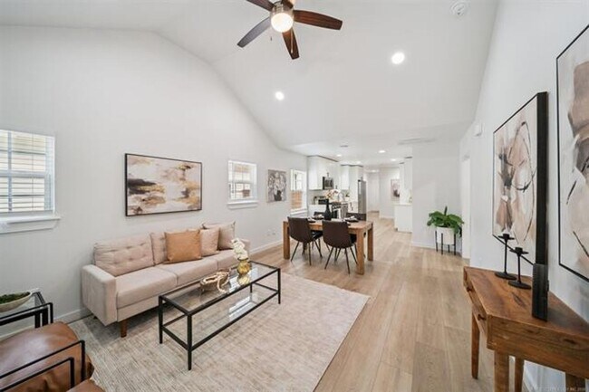 Building Photo - Gorgeous updated and modern open layout