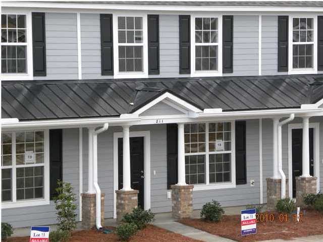 Primary Photo - Townhouse in Gated Community-Summerville