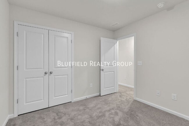 Building Photo - 808 Harper St