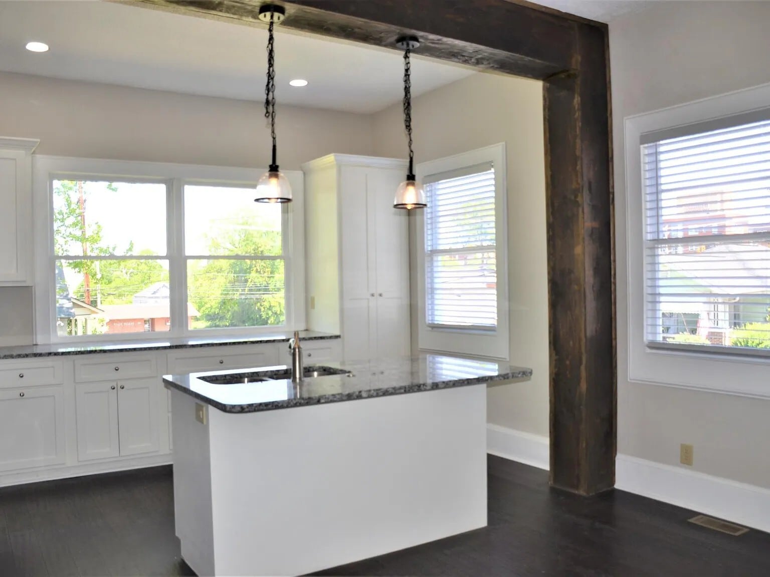 Building Photo - 240 Hydrick St