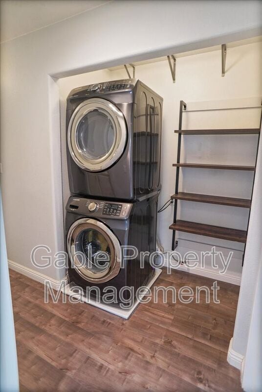 Building Photo - 18716 Vista Del Canon