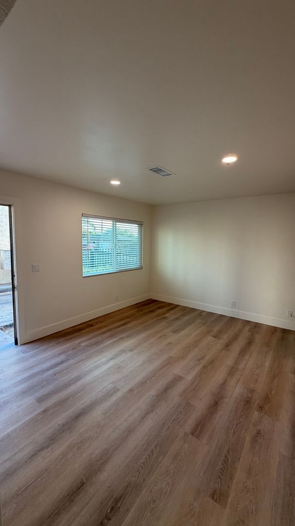 Building Photo - 331 S 49th St