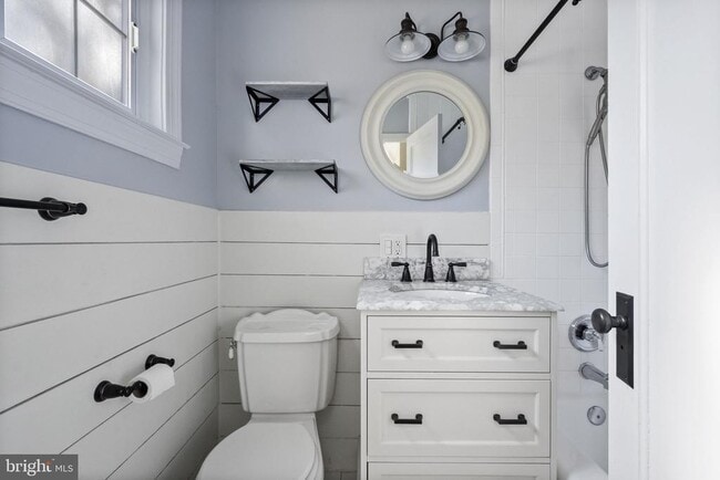 Building Photo - 1635 Ripon Pl