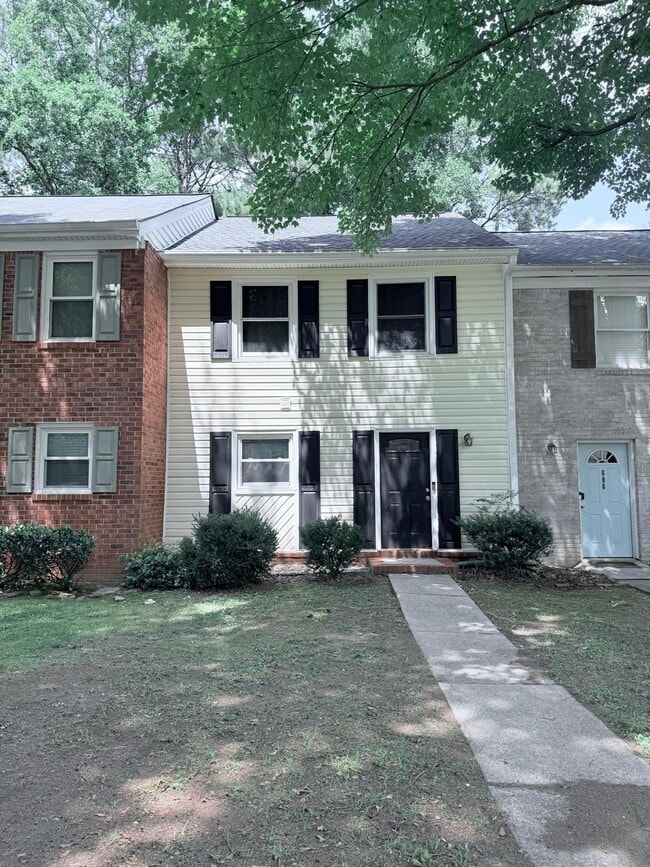 Building Photo - 608 Twin Brooks Way SE