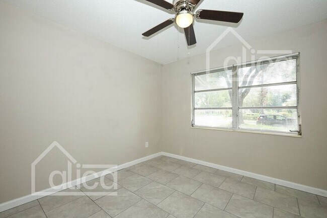 Building Photo - 2242 Willie Mays Pkwy