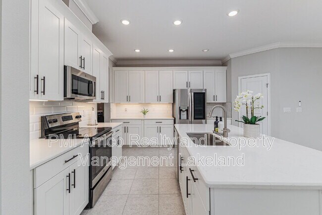 Building Photo - 2609 Village Lakes Blvd