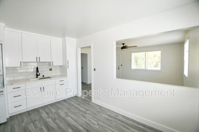 Building Photo - 69 Raemere St