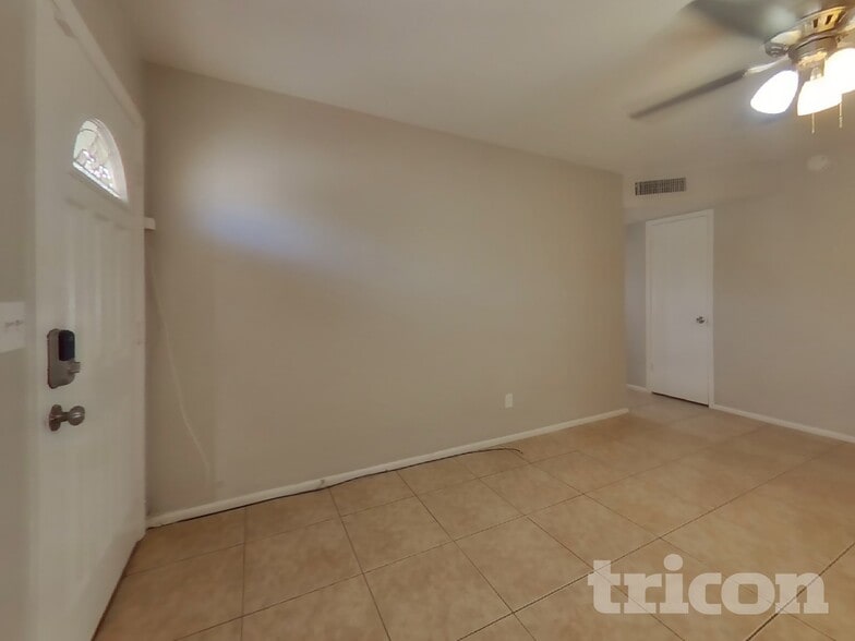 Building Photo - 18416 N 55th Dr