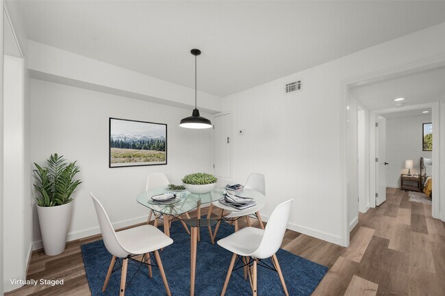 Building Photo - 2744 Briarhurst Dr