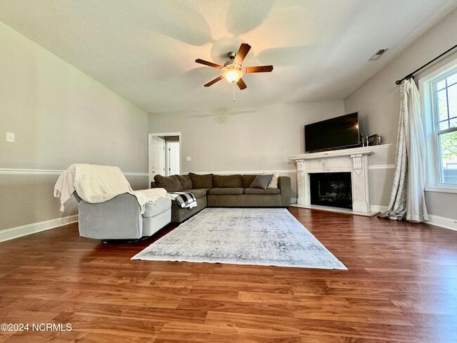 Building Photo - 3112 Catarina Ln