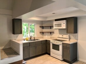 Building Photo - 410 Olive St