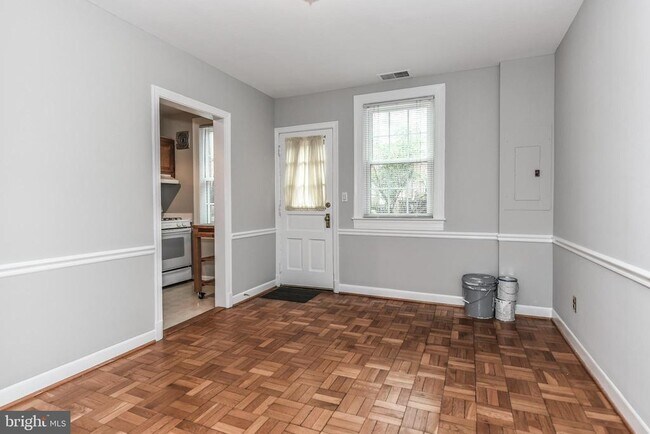 Building Photo - 1501 S Edgewood St